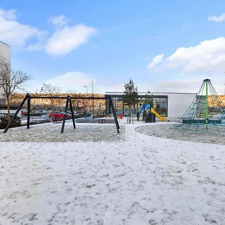 Sunflower - Modern Large Charming With Balcony Daire Bratislava