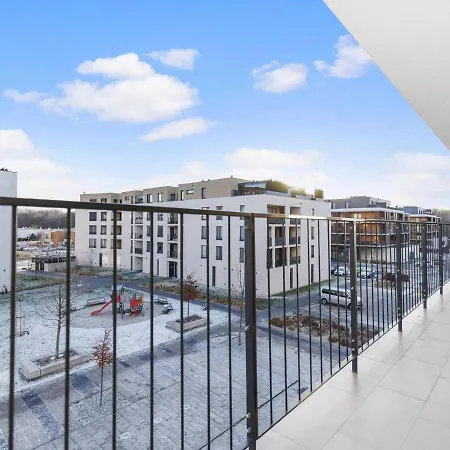 Sunflower - Modern Large Charming With Balcony Daire Bratislava