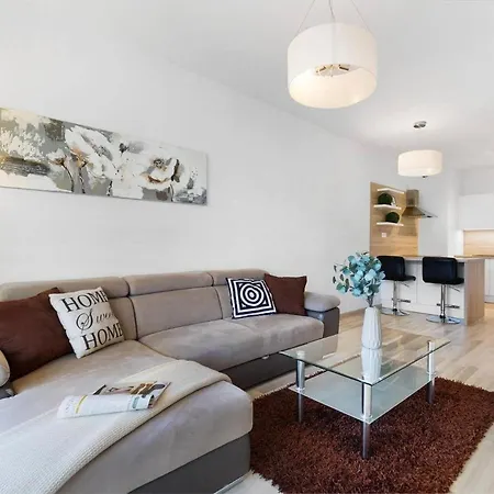 Apartamento Sunflower - Modern Large Charming With Balcony