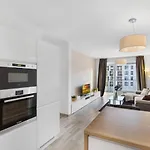 شقة Sunflower - Modern Large Charming With Balcony *