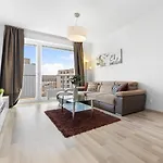 Sunflower - Modern Large Charming With Balcony شقة براتسيلافا